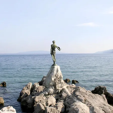 With A Parking Space - 23458